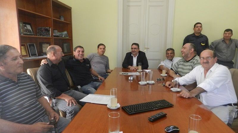 Taxis y remises aceptaron incrementar la tarifa sólo un 14 por ciento