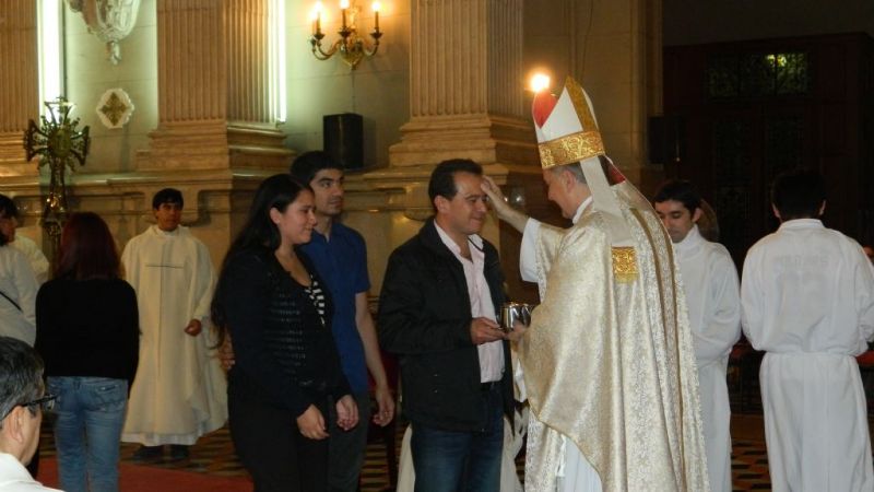Los medios de comunicación homenajearon a la Virgen