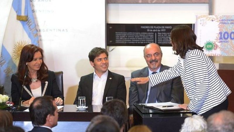 Lucía firmó la prórroga del Desendeudamiento en Casa Rosada