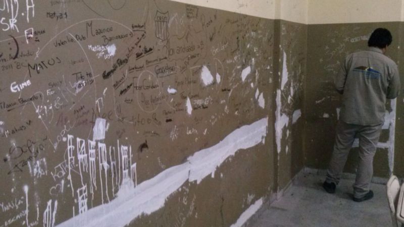 Reparan escuela en Valle Viejo tras protestas de padres