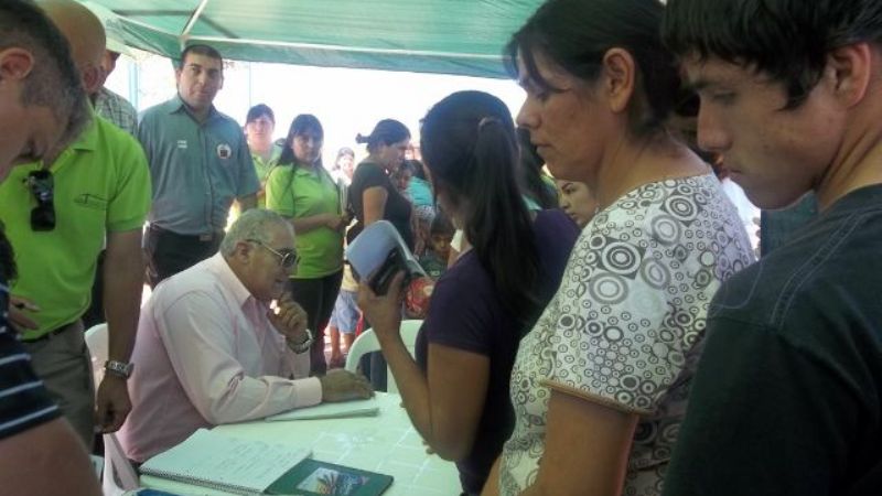 Entrega de vales de materiales gratis en el circuito 5