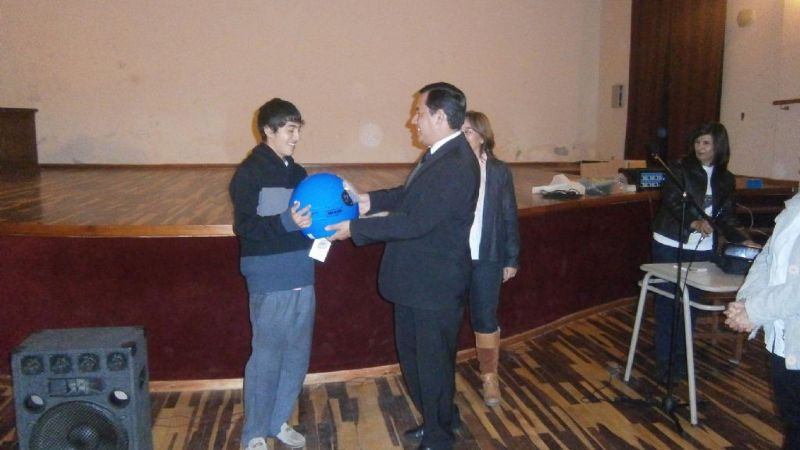 Efectivos de la Dirección de Seguridad Vial brindaron charlas en un colegio