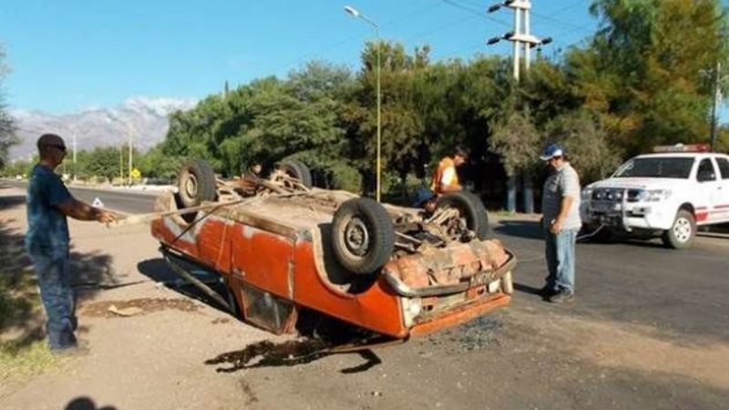 Volcó en la Ruta Nacional N°60
