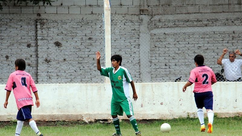 Triunfos de Sureños y Defensores en una jornada con muchas expulsiones