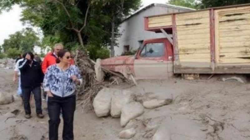 La Gobernadora se trasladó a Santa Rosa y reunió al Comité de Emergencia