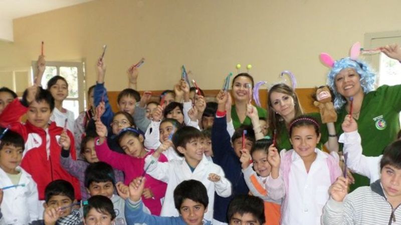 Odontología brindó taller en la escuela de Los Varela