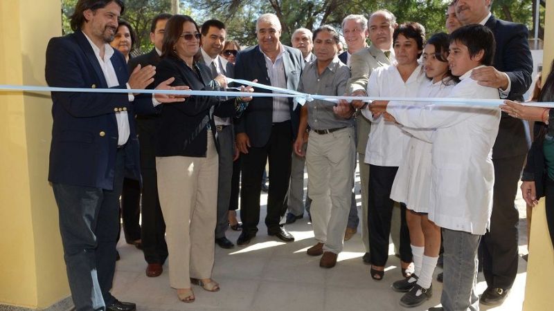 La escuela de Siján reabrió sus puertas a diez semanas del alud