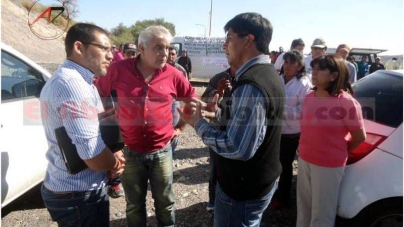 Padres rechazan proyecto de nueva escuela de Tatón