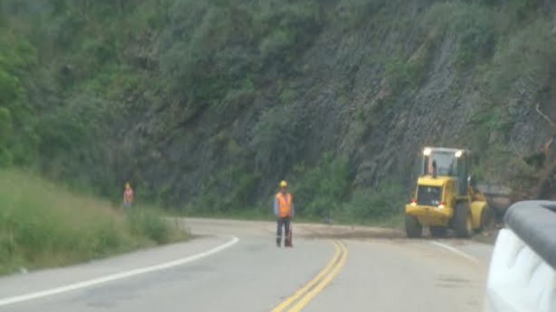 Personal y equipos de la DNV trabajan en la Cuesta del Totoral