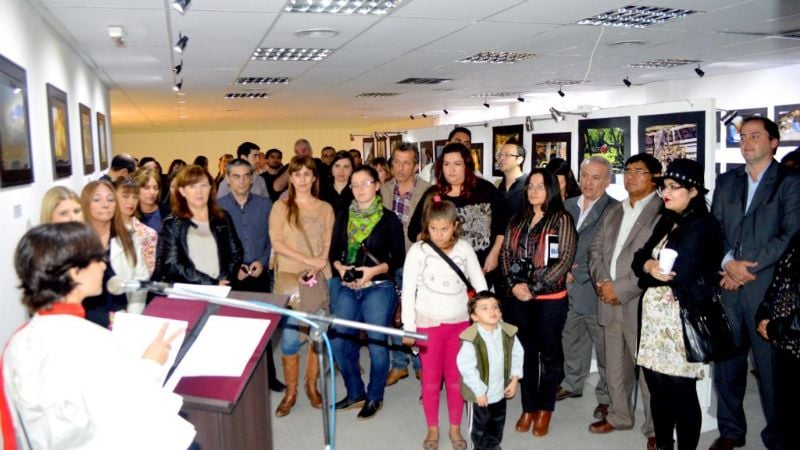 Premios y emoción en la muestra fotográfica de “Mujeres Brillantes”