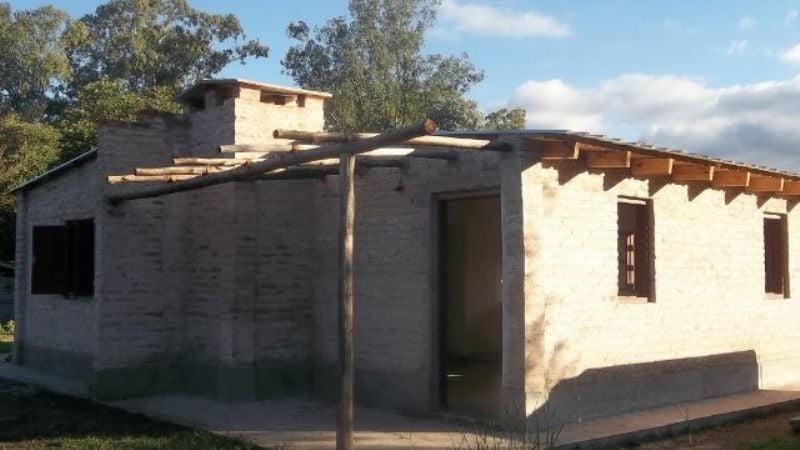 Paclín: 12 familias reciben soluciones habitacionales