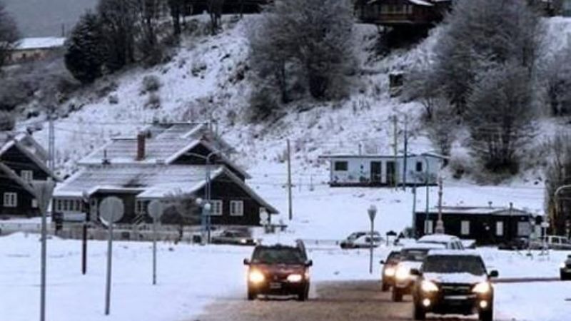 Nieva en Ushuaia por primera vez en el año y anticipa la temporada de invierno