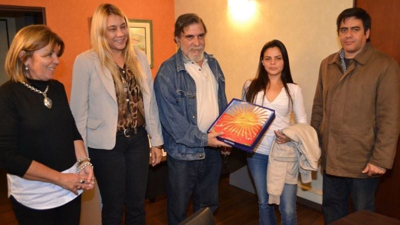 Rivera entregó bandera de ceremonia