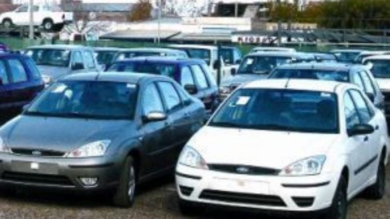 La venta de autos financiados cayó 16,5% en abril