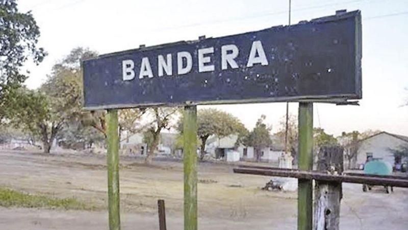 Fueron a su casa a detenerlo por un robo y lo estaban velando