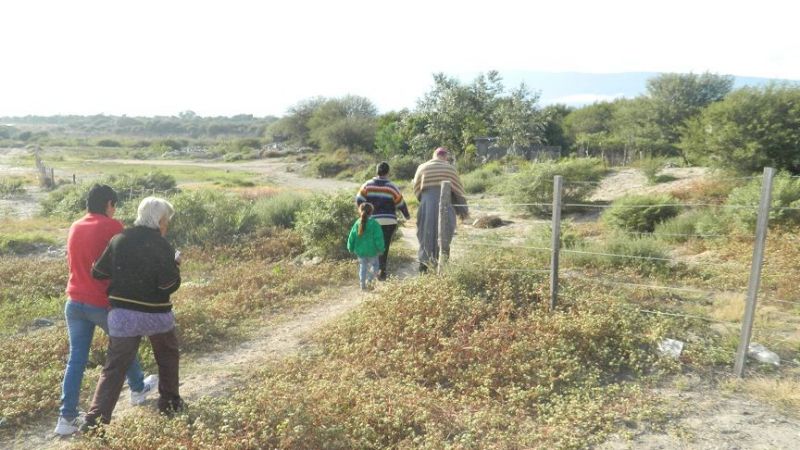 Vecinos de barrios del sur capitalino y Hogar de Ancianos recibieron la visita del Obispo