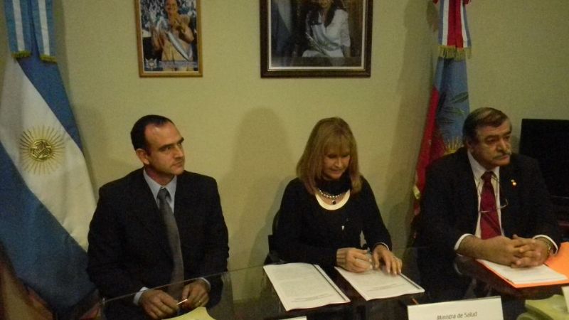 Firman convenio de cobertura de anestesiología para Catamarca