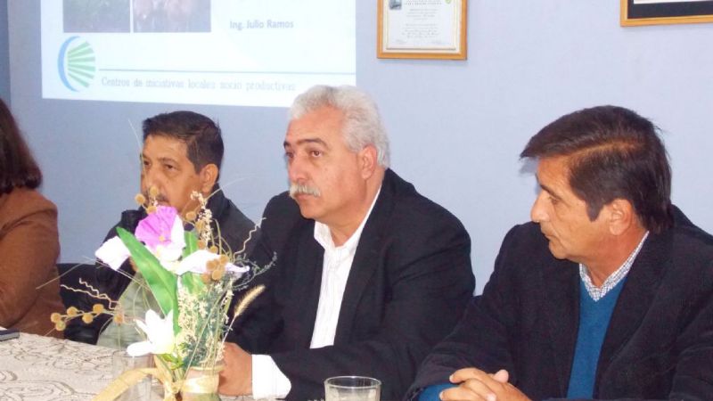 Olveira presentó el proyecto de centros de desarrollo productivos locales