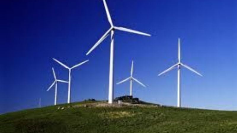 Cordero encabezó debate por aerogeneradores