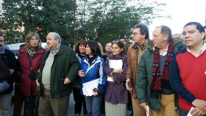 Brizuela del Moral y Castillo salieron a caminar contra Guzmán