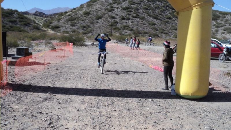 Ni el frío, ni el viento detuvieron la cuarta fecha del cross country en La Loma