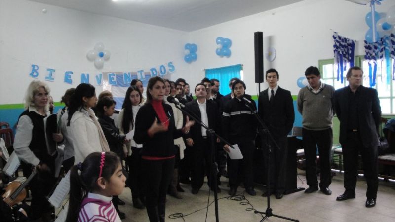 Fiesta Patria junto a vecinos del barrio Santa Marta