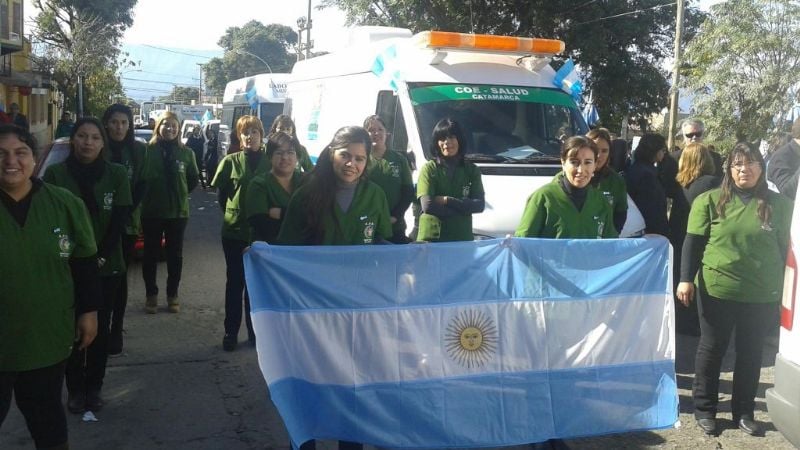Salud, en el desfile del 25 de Mayo