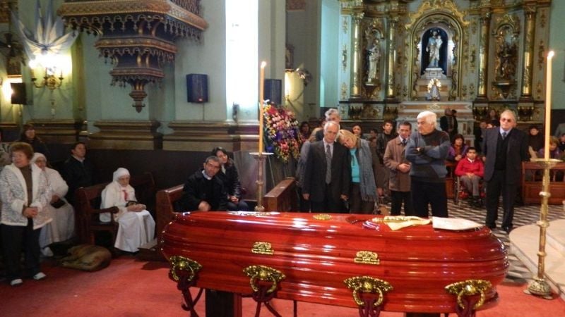 La comunidad se dispone a despedir los restos mortales de Mons. Miani