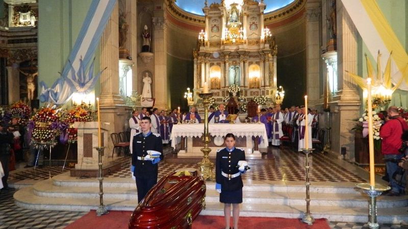 Emoción y gratitud, en la despedida de Monseñor Miani