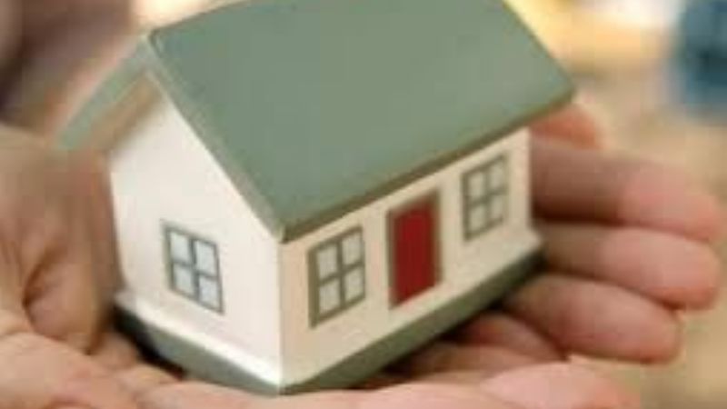 Casa propia, auto y teléfono móvil son los bienes más deseados por los argentinos