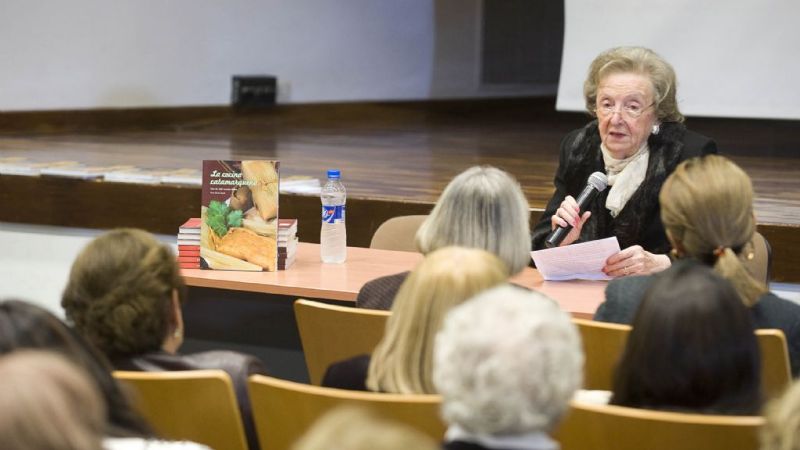 Con un homenaje a Elvira Canil, se presentó la reedición de “La Cocina Catamarqueña”