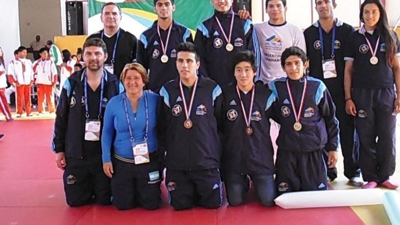 En judo, todos los varones  retornan con medallas