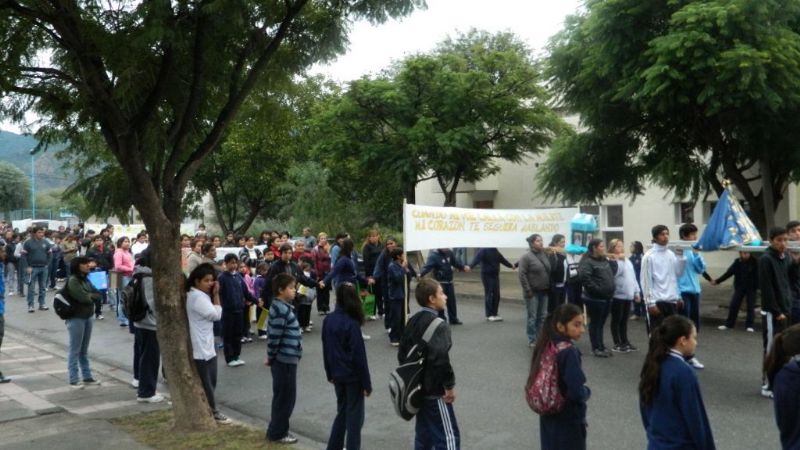 El Colegio Juan Pablo II celebró la canonización de su Patrono con una peregrinación a la Gruta