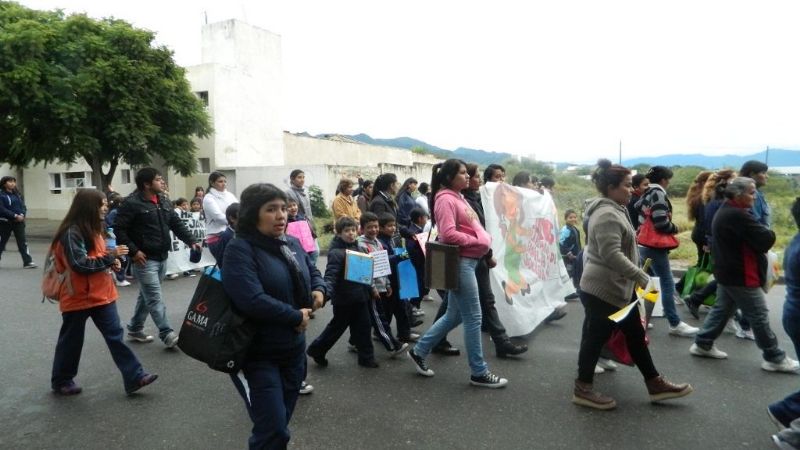 El Colegio Juan Pablo II celebró la canonización de su Patrono con una peregrinación a la Gruta