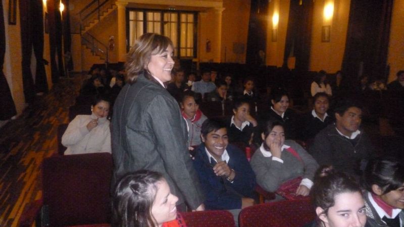 Se lanzó el proyecto del uso adecuado del casco para jóvenes escolarizados