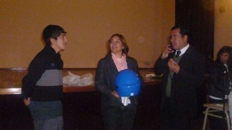 Se lanzó el proyecto del uso adecuado del casco para jóvenes escolarizados