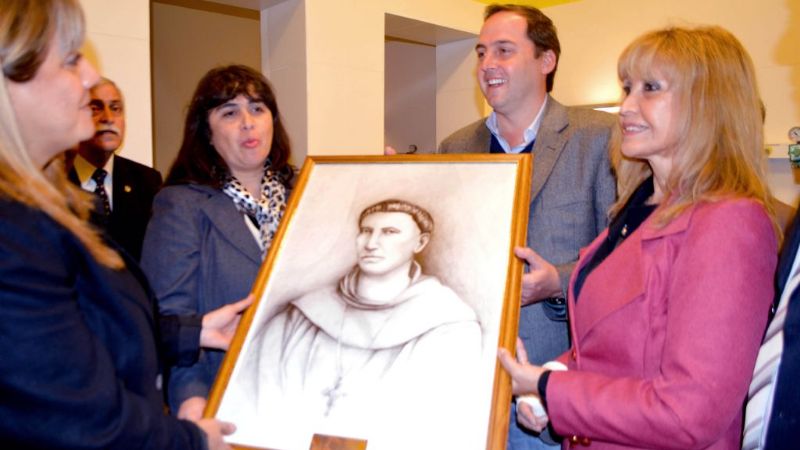 Mera apadrinó sala de de cuidados especiales e inauguró refacciones