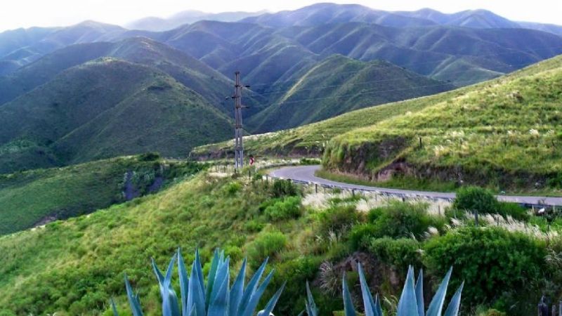 Volcó una camioneta en la Cuestecilla Los Morteros