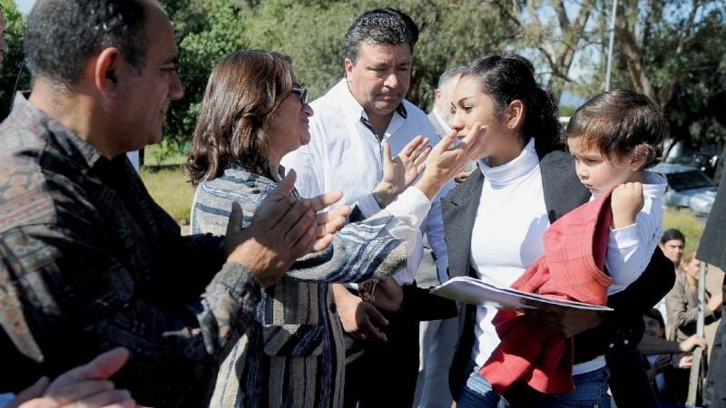 Gobernadora entregó viviendas rurales y módulos habitacionales en Capayán
