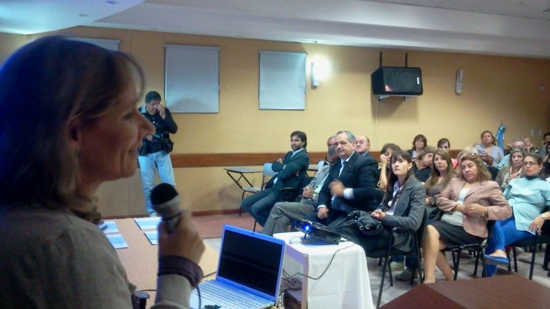 Entregaron certificados por las capacitaciones de “Desarrollo y Aprendizaje”