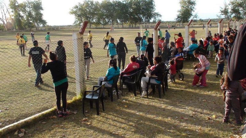 Campeonato de fútbol femenino en  Saujil