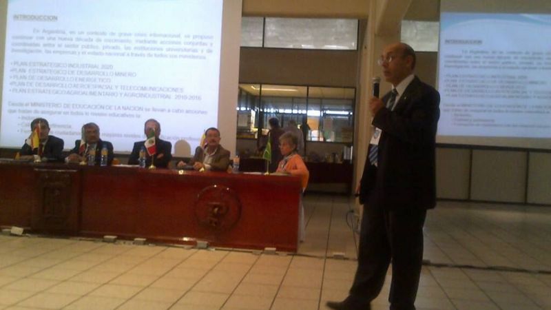 El decano de Tecnología participó de encuentro internacional en México