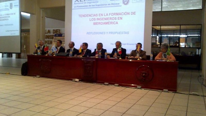 El decano de Tecnología participó de encuentro internacional en México