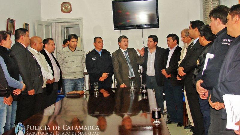 Senadores del FPV visitaron la Jefatura de Policía