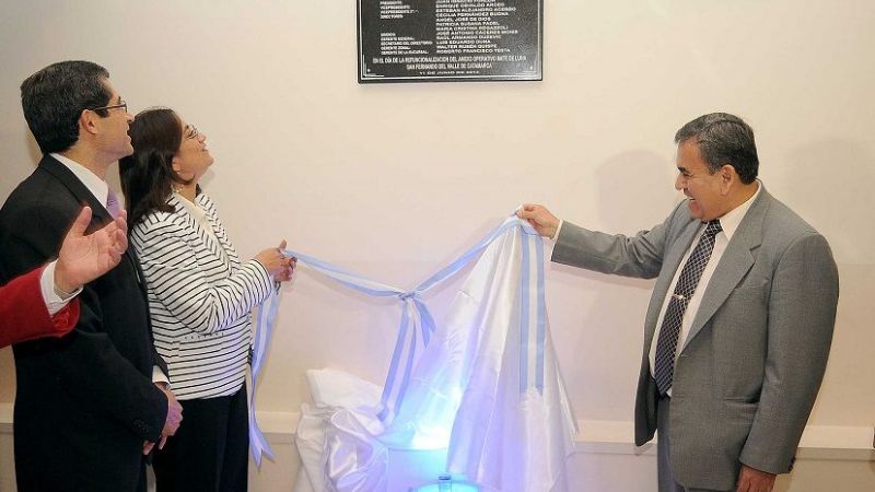 La gobernadora entregó 12 viviendas y 30 soluciones habitacionales