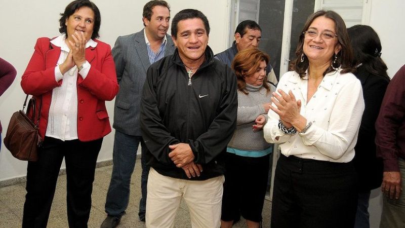 La gobernadora entregó 12 viviendas y 30 soluciones habitacionales