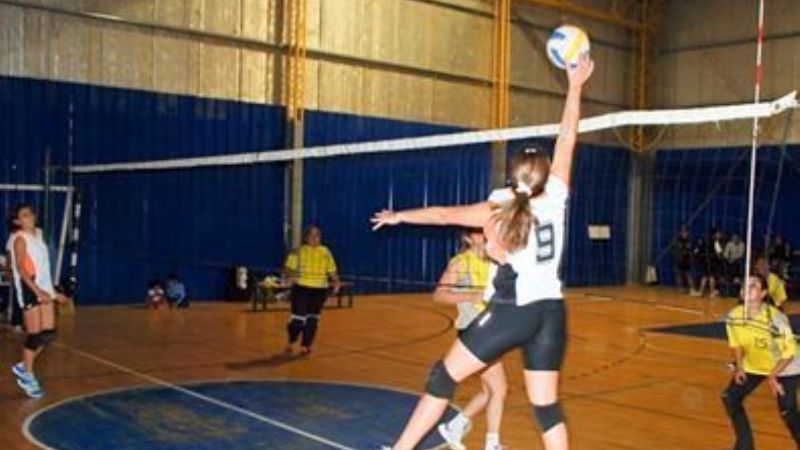 Sigue hoy el Apertura 2014 de la Federación de Vóley