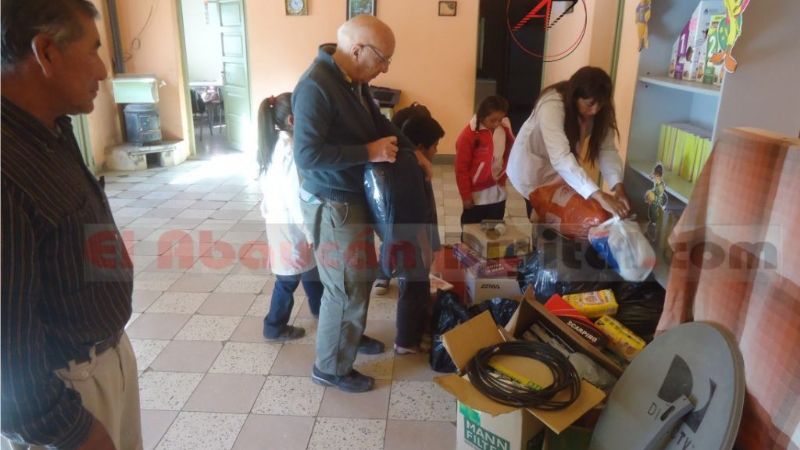 Turistas solidarios cumplen el sueño a niños de Punta del Agua