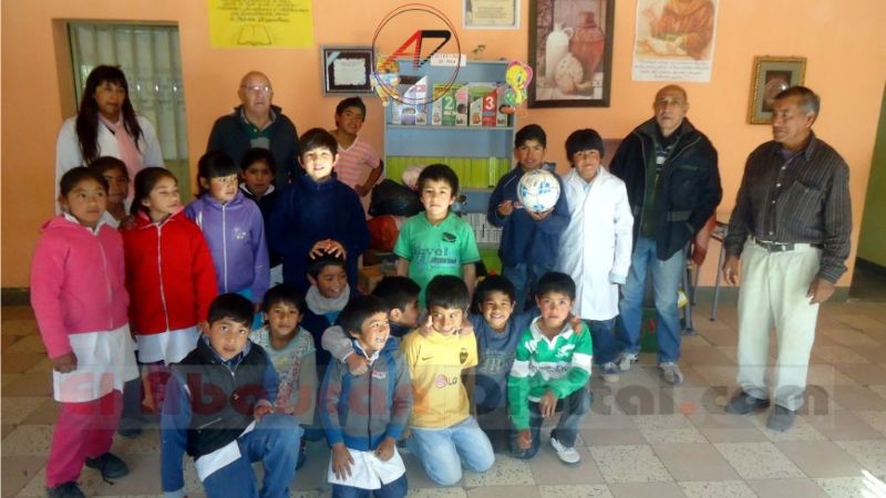 Turistas solidarios cumplen el sueño a niños de Punta del Agua