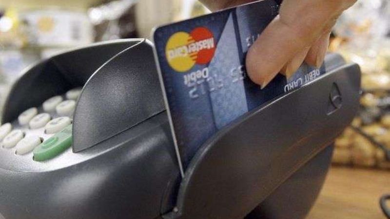 Le robaron la billetera y gastaron casi 7 mil pesos con tarjetas de crédito